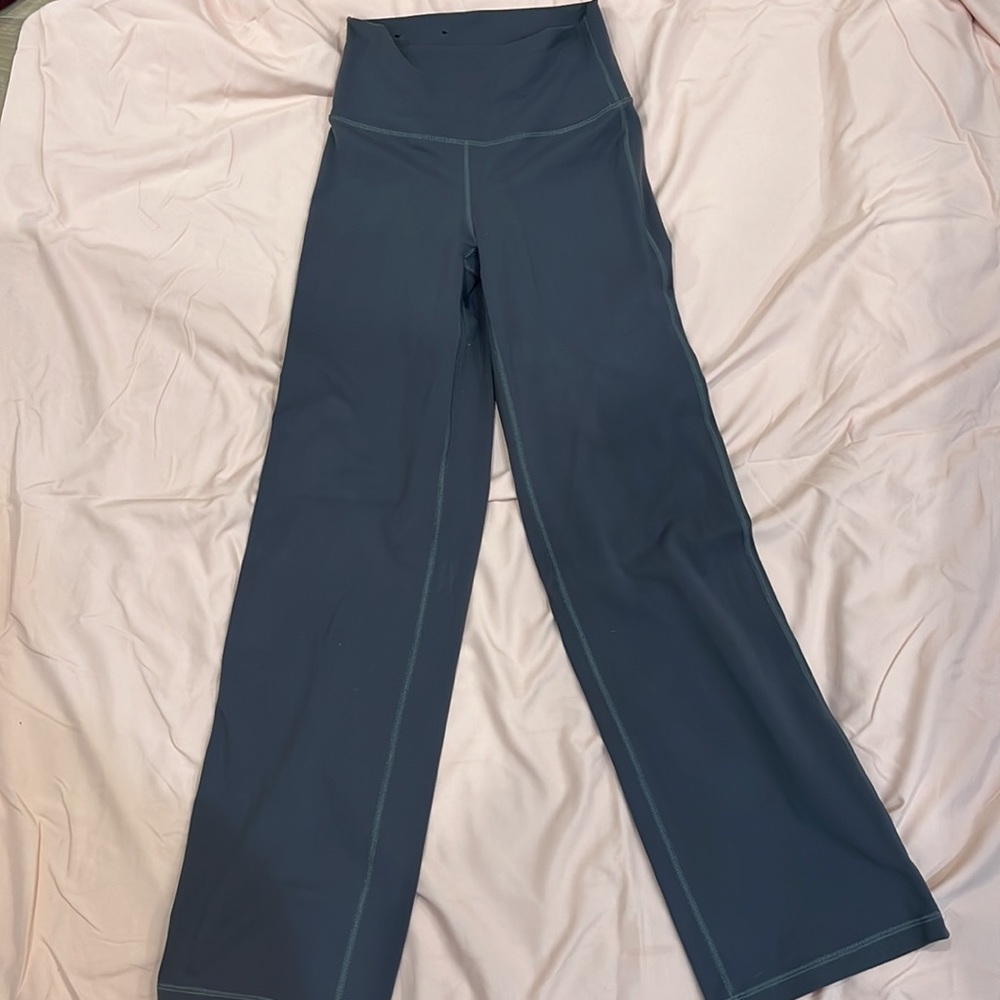 Aritzia TnAction Cheeky fake hi-rise leggings in dark grey